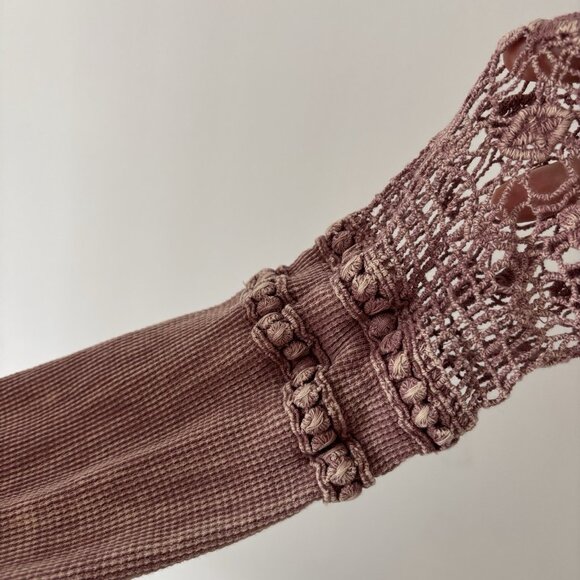 BKE Long Sleeve Embroidered Cuffs Thermal Top L Boho Elena Gilbert Bella Swan - Picture 6 of 15